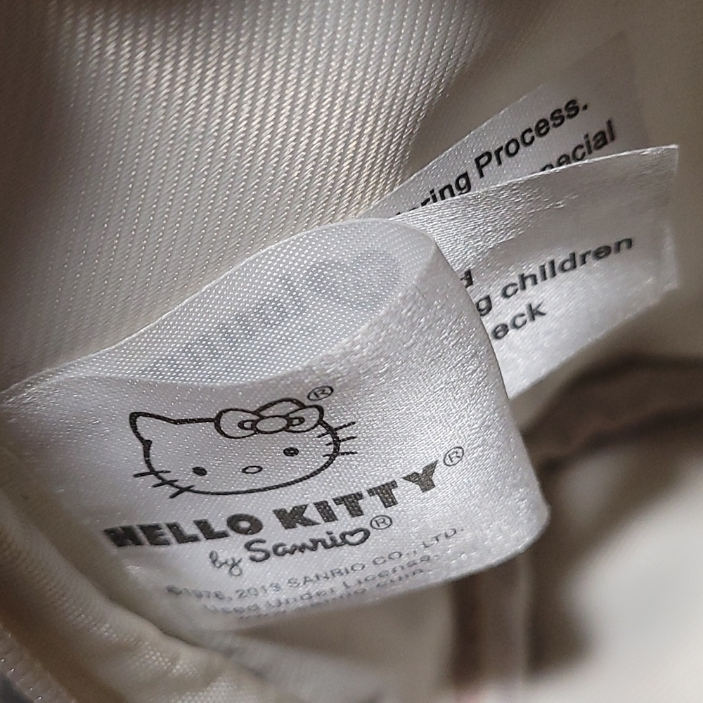 Hello Kitty Sanrio Loungefly Purse - Picture 8 of 9